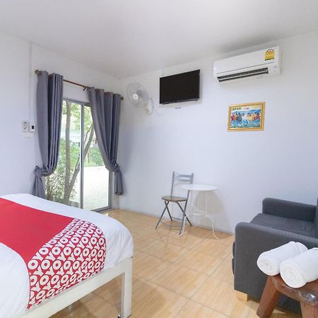 OYO 644 Pong Pai House Hotel Bangkok Bagian luar foto