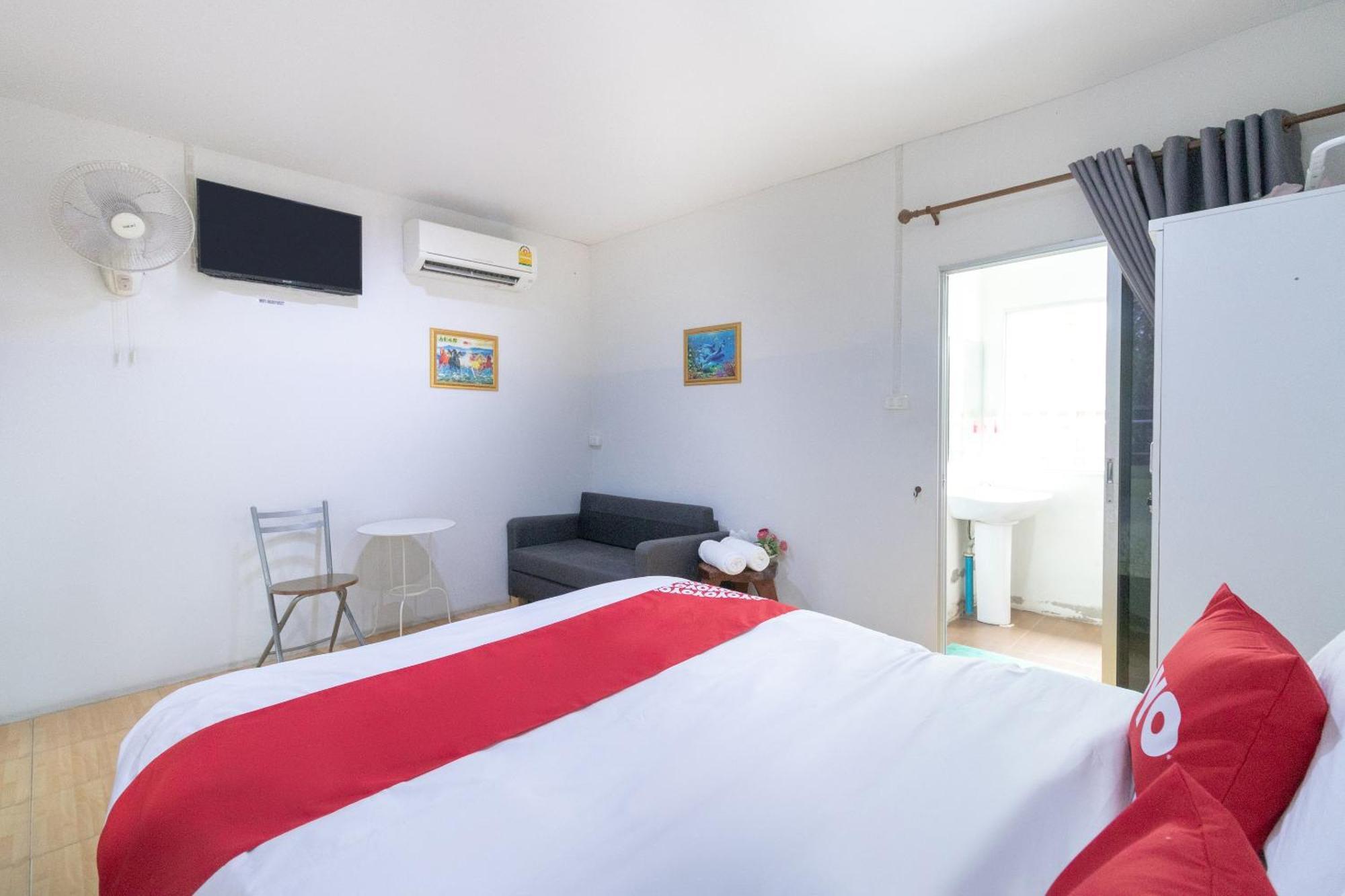 OYO 644 Pong Pai House Hotel Bangkok Bagian luar foto