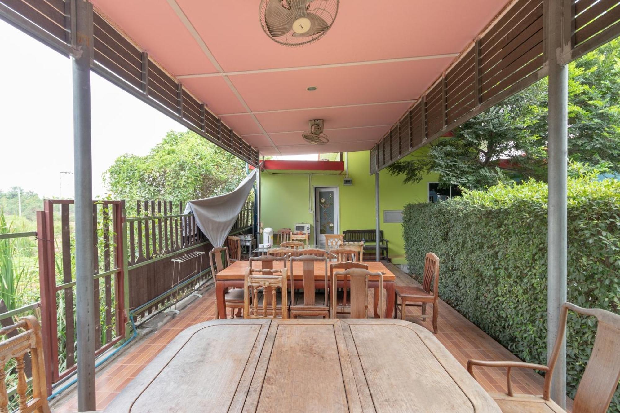 OYO 644 Pong Pai House Hotel Bangkok Bagian luar foto